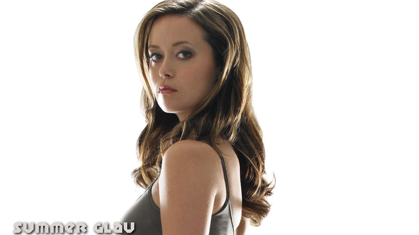 Summer Glau #028 - 1366x768 Wallpapers Pictures Photos Images