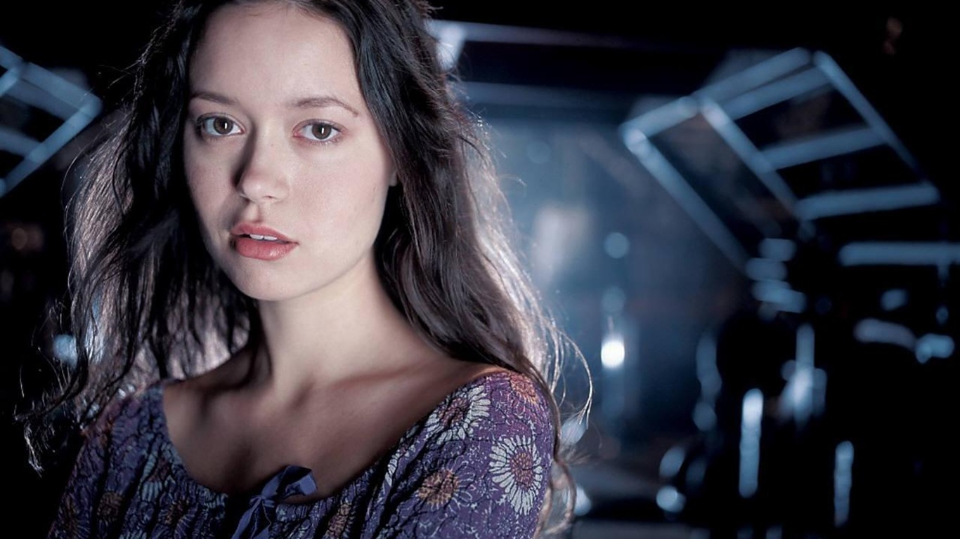 Summer Glau #036 - 1366x768 Wallpapers Pictures Photos Images