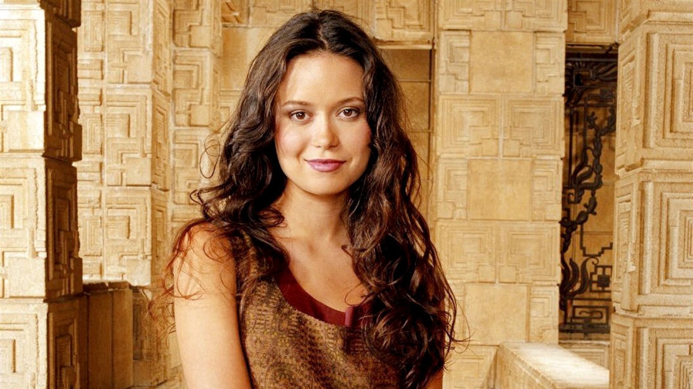 Summer Glau #043 - 1366x768 Wallpapers Pictures Photos Images