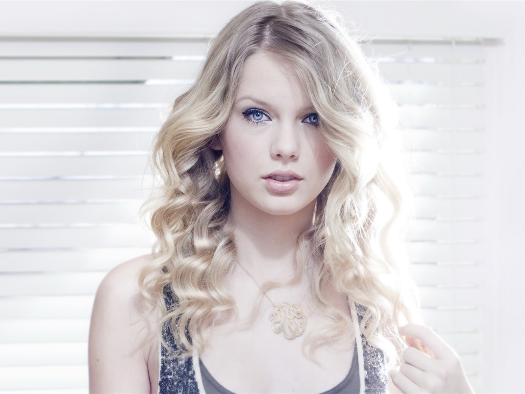 Taylor Swift #002 - 1024x768 Wallpapers Pictures Photos Images