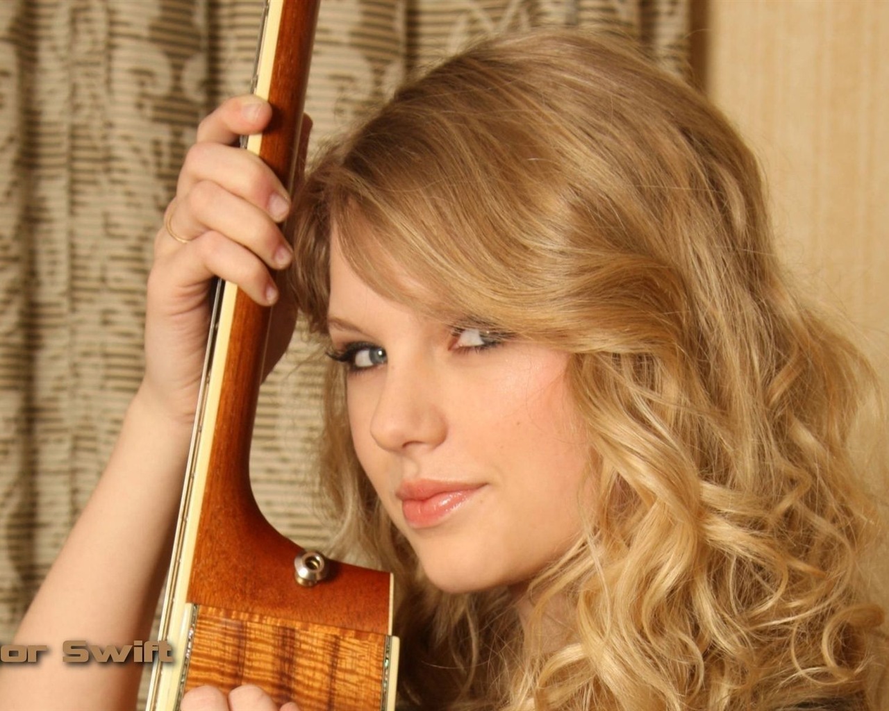 Taylor Swift #071 - 1280x1024 Wallpapers Pictures Photos Images