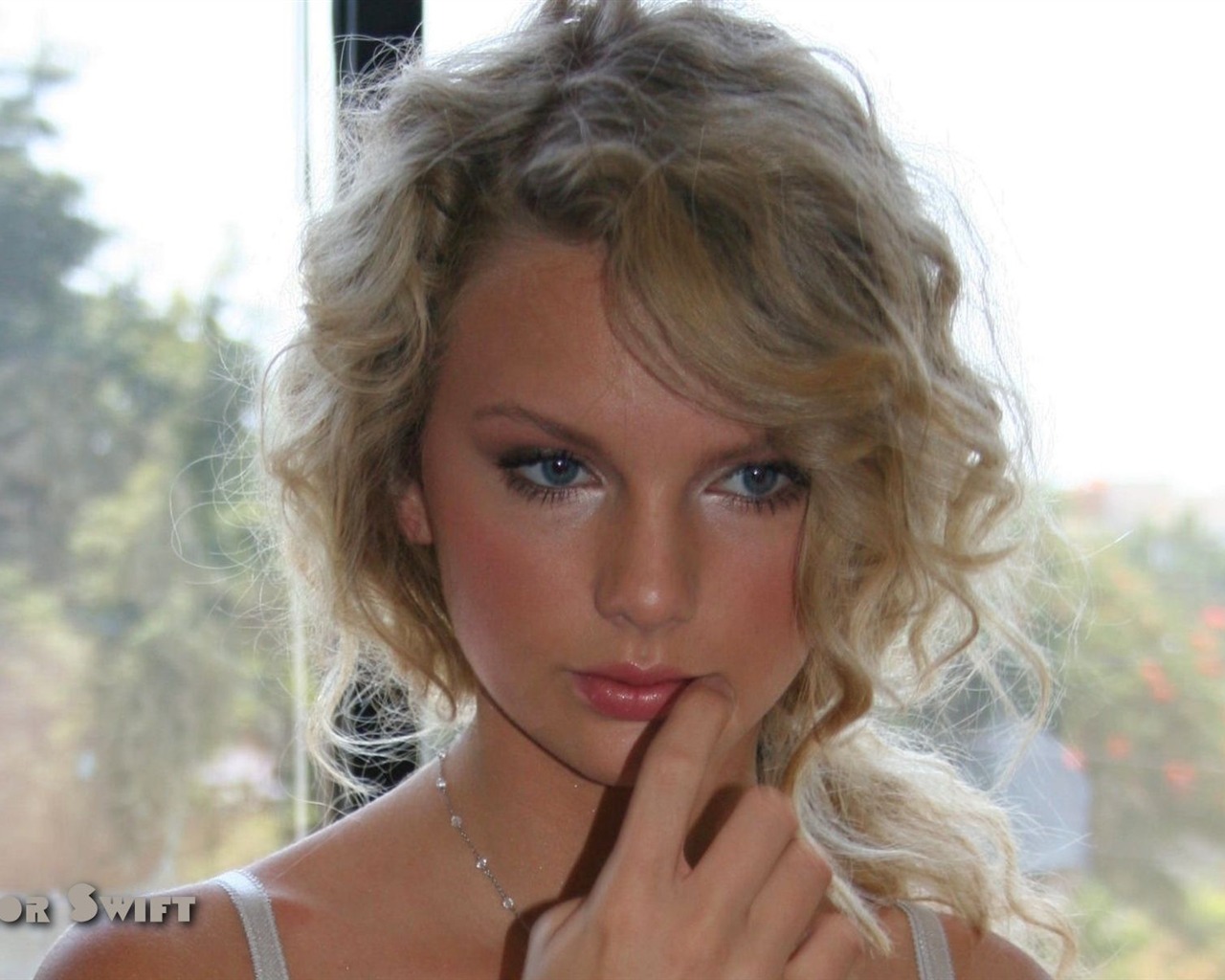 Taylor Swift #074 - 1280x1024 Wallpapers Pictures Photos Images