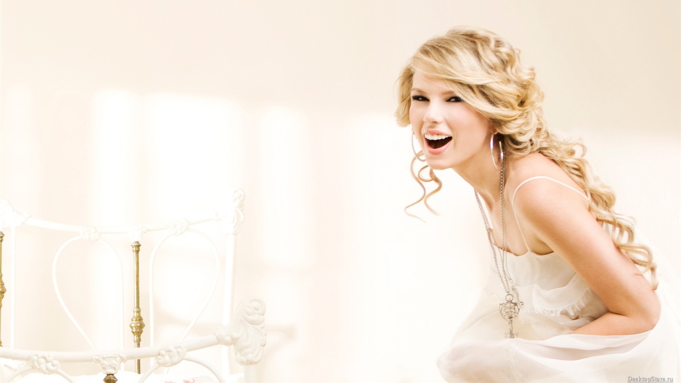 Taylor Swift #008 - 1366x768 Wallpapers Pictures Photos Images