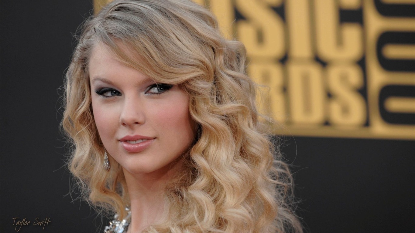 Taylor Swift #054 - 1366x768 Wallpapers Pictures Photos Images