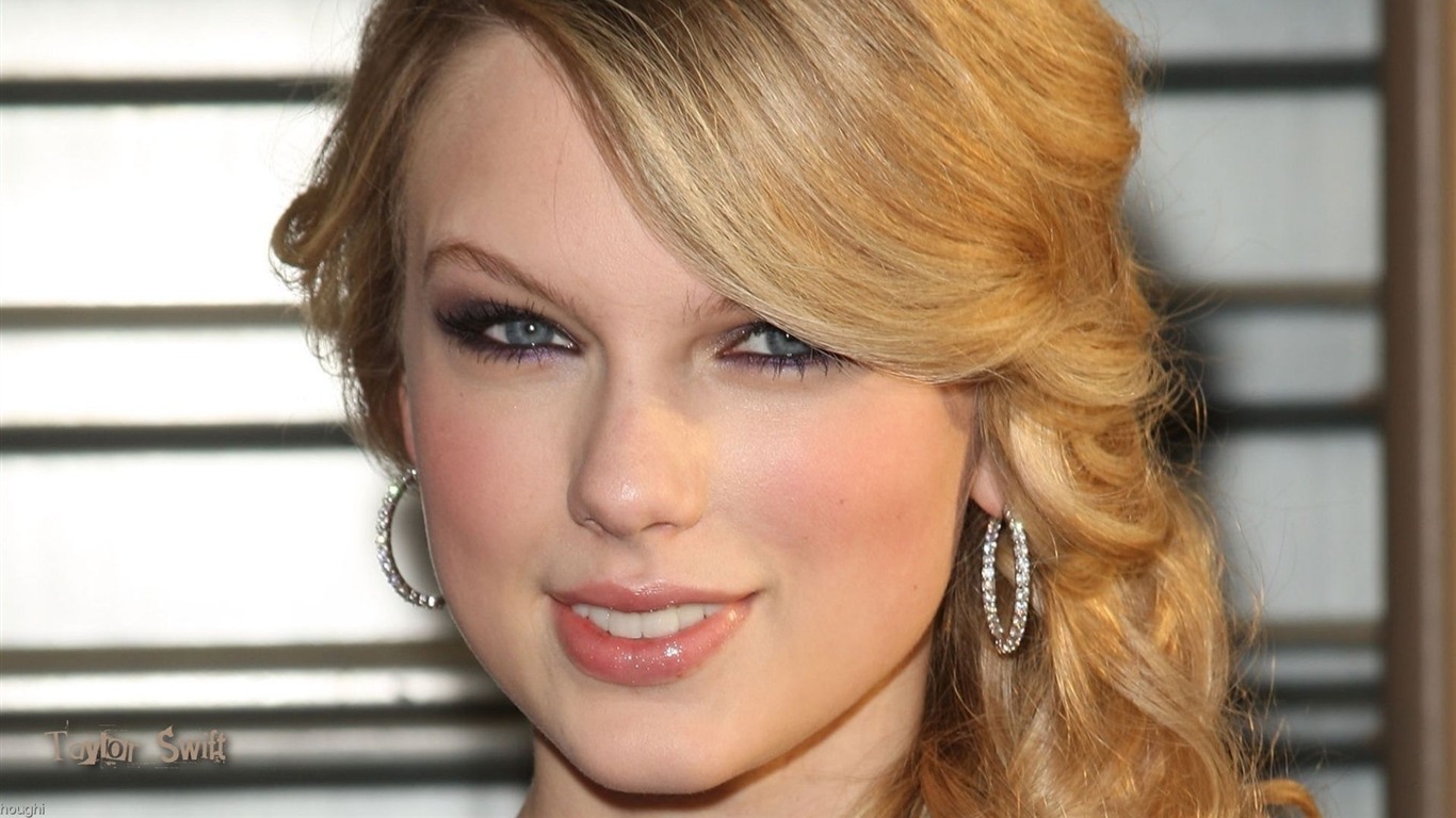 Taylor Swift #058 - 1366x768 Wallpapers Pictures Photos Images