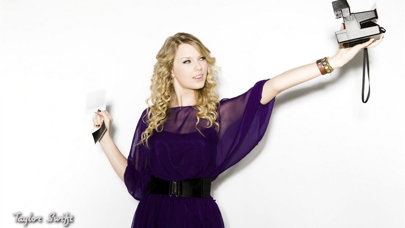 Taylor Swift #084 - 1366x768 Wallpapers Pictures Photos Images