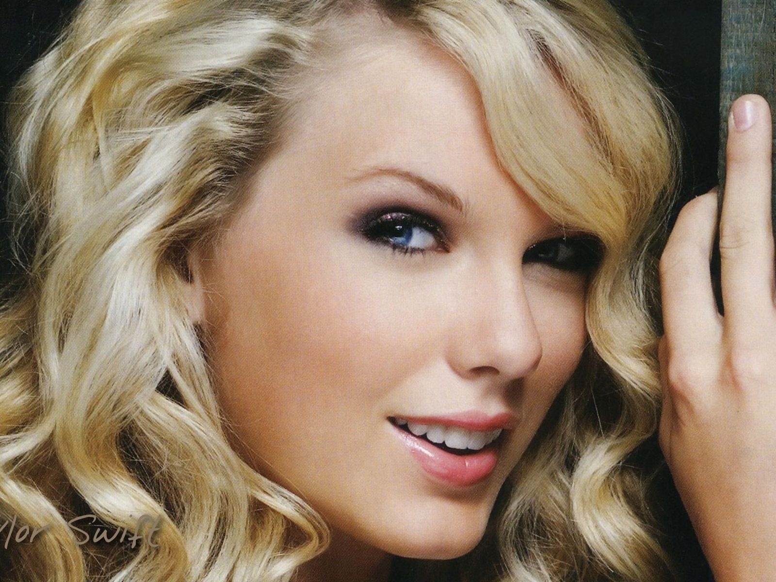 Taylor Swift #060 - 1600x1200 Wallpapers Pictures Photos Images