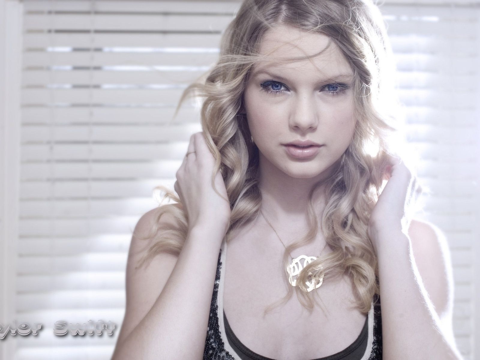 Taylor Swift #077 - 1600x1200 Wallpapers Pictures Photos Images